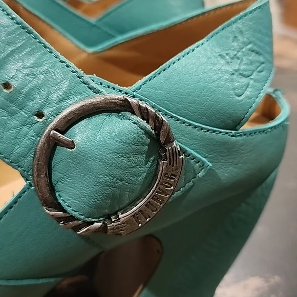 John Fluevog Leather Buckle Stitching Block Heel Pumps Closed Toe 9 - Picture 2 of 7